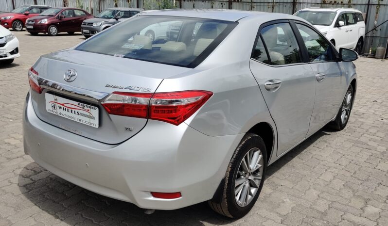 Toyota Corolla Altis 1.8 VL full