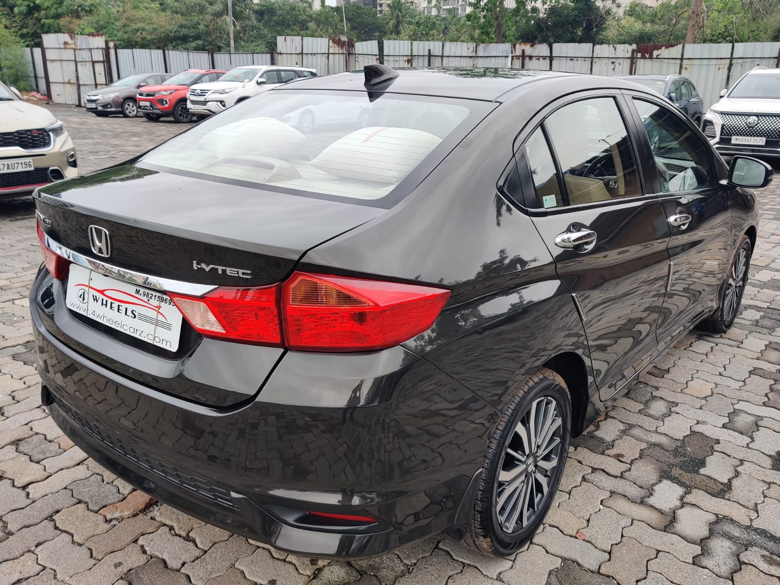 Honda City 1.5 VX MT (I VTEC) With Sunroof - 4 Wheels