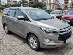 Toyota Innova Crysta 2.4 V MT 8STR full