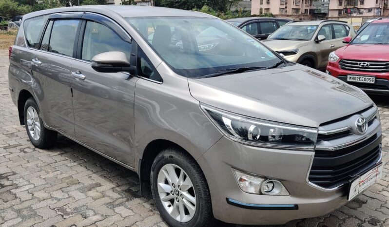 Toyota Innova Crysta 2.4 V MT 8STR full