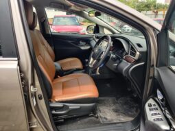 Toyota Innova Crysta 2.4 V MT 8STR full