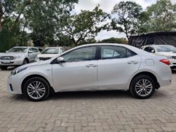 Toyota Corolla Altis 1.8 VL full