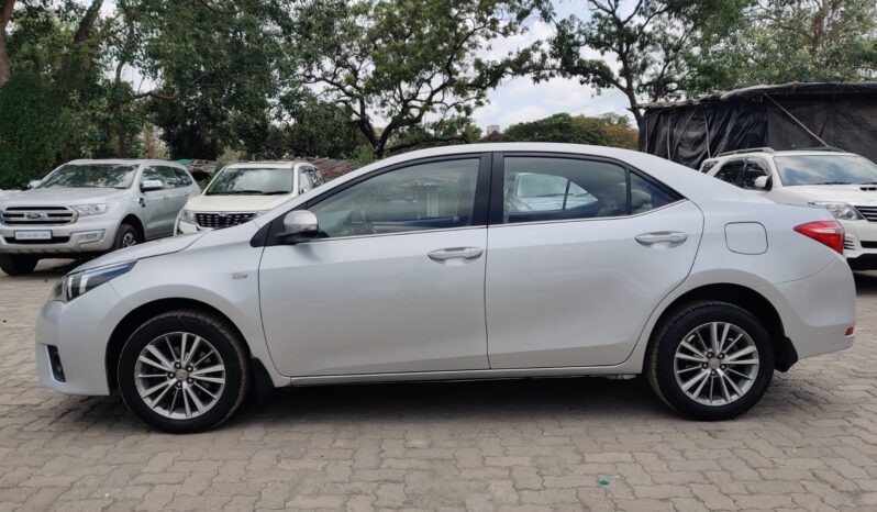 Toyota Corolla Altis 1.8 VL full