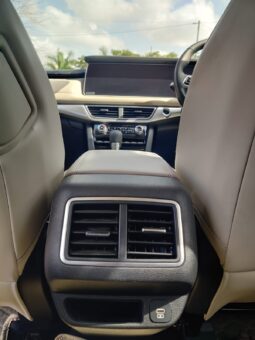 Mahindra XUV700 AX7L P Luxury Pack 7 STR full