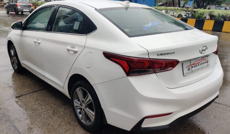 Hyundai Verna 1.6 VTVT SX full