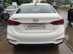 Hyundai Verna 1.6 VTVT SX full