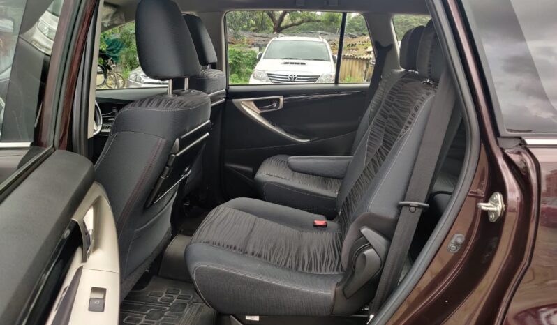 Toyota Innova Crysta 2.7 V MT 7STR full