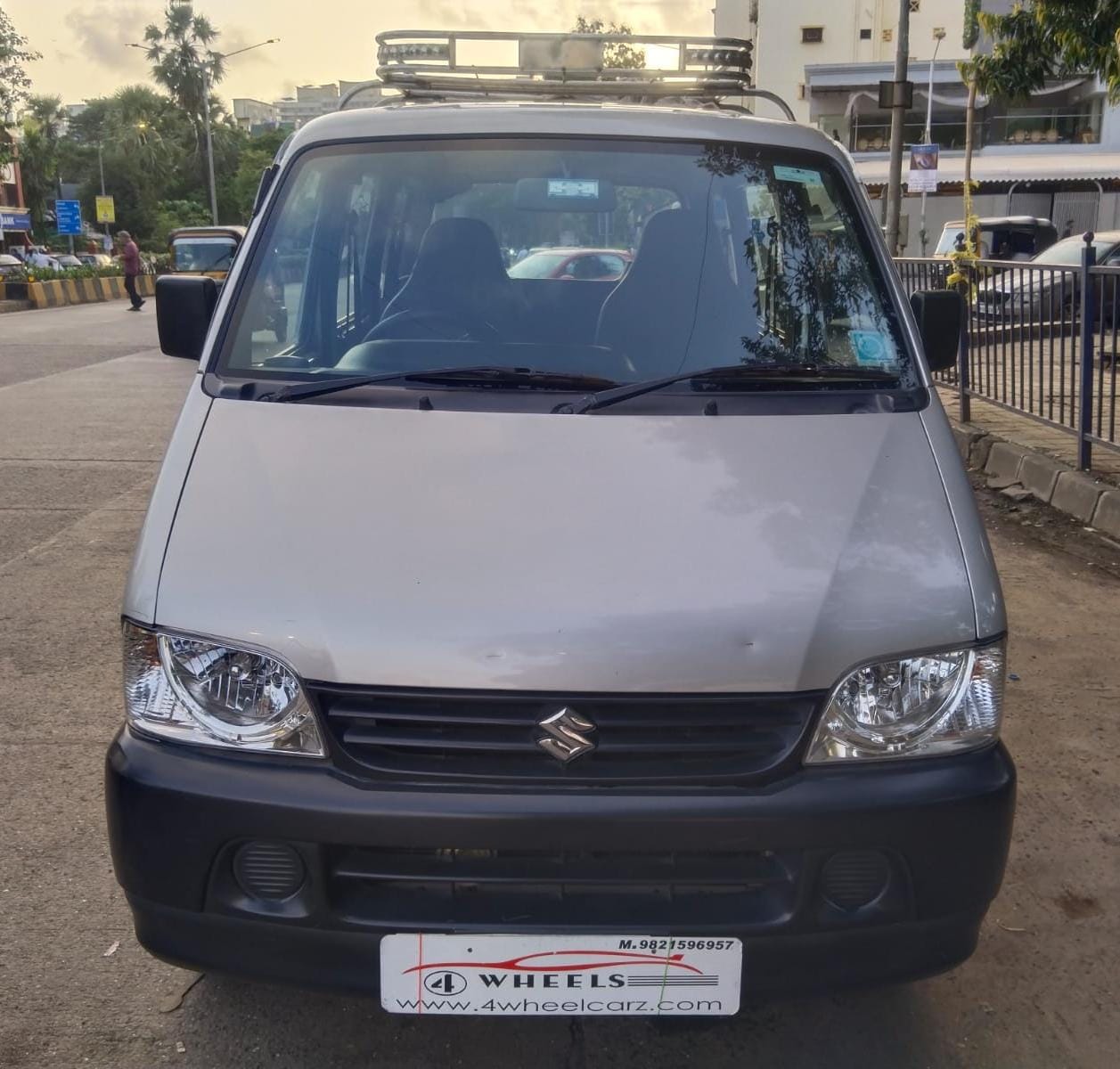 Maruti Eeco 7STR With AC - 4 Wheels