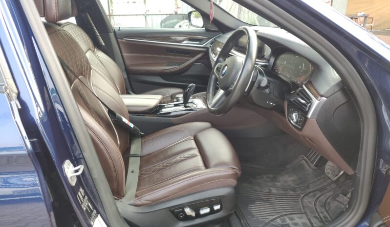 BMW 5 Series 530 D M Sport full