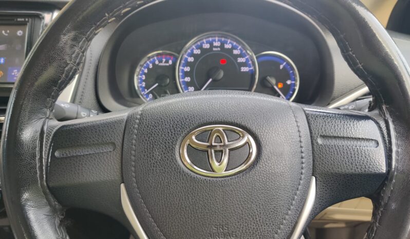 Toyota Yaris 1.5 J full