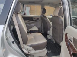 Toyota Innova V full