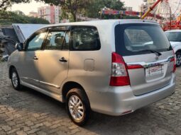 Toyota Innova V full