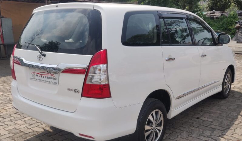 Toyota Innova V MT 8STR full