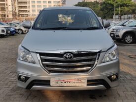 Toyota Innova V