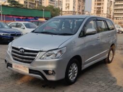 Toyota Innova V full