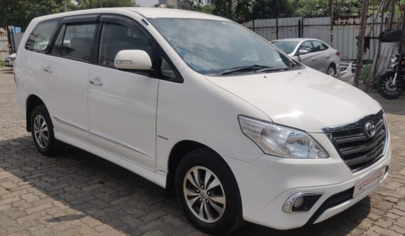 Toyota Innova V MT 8STR full