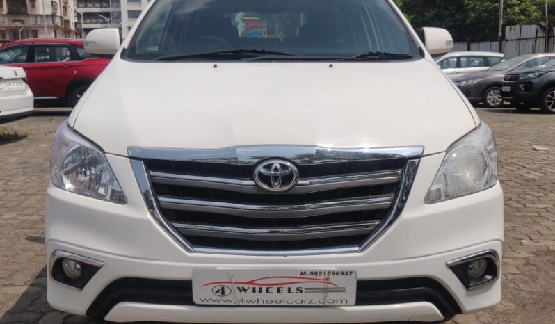 Toyota Innova V MT 8STR full