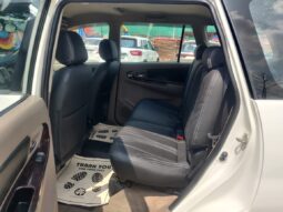 Toyota Innova V MT 8STR full