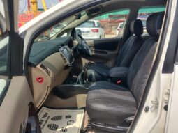 Toyota Innova V MT 8STR full