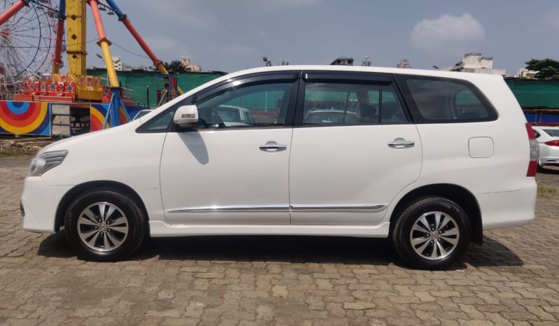 Toyota Innova V MT 8STR full