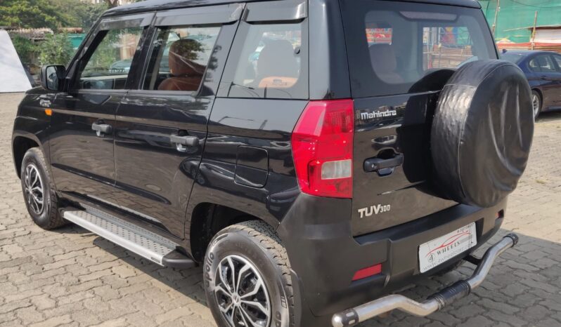 Mahindra TUV300 T4 MHawk full