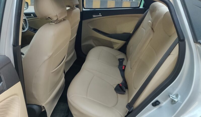 Hyundai Verna 1.6 VTVT SX full