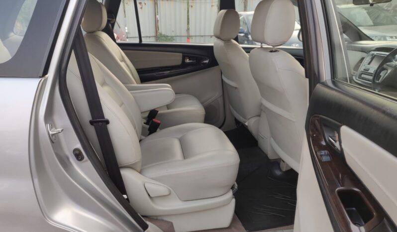 Toyota Innova V 7STR full