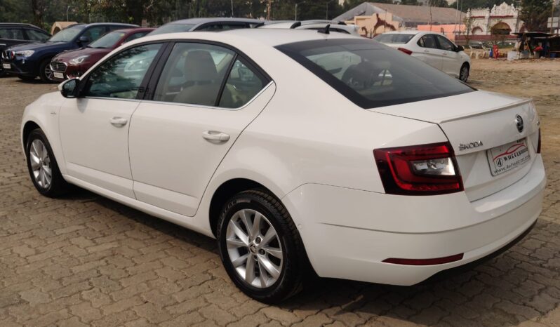 Skoda Octavia L&K full