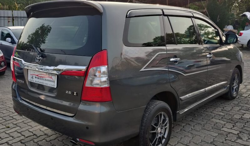 Toyota Innova 2.5 Z  7STR full