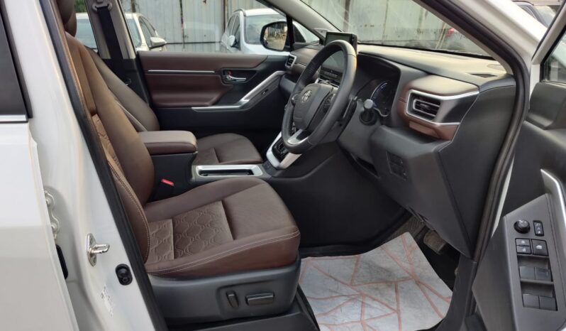 Toyota Innova Hycross  ZX Hybrid full