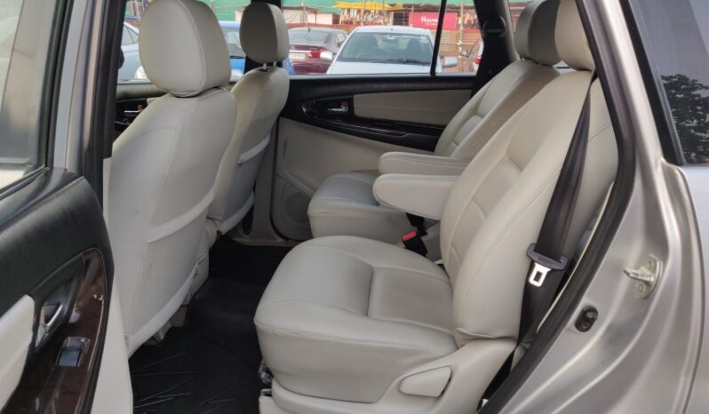 Toyota Innova V 7STR full