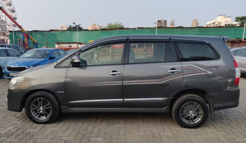 Toyota Innova 2.5 Z  7STR full