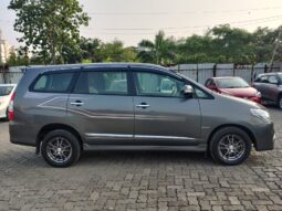 Toyota Innova 2.5 Z  7STR full