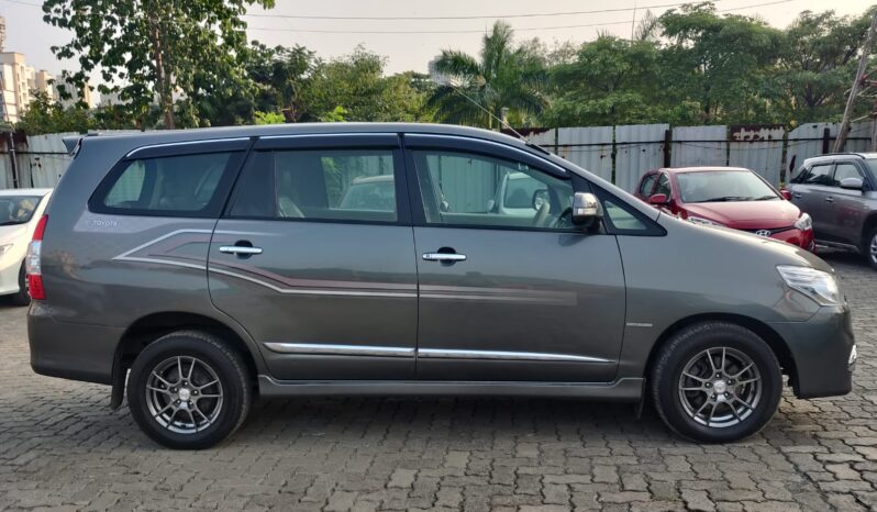 Toyota Innova 2.5 Z  7STR full