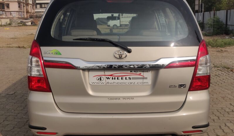 Toyota Innova 2.5 V 7STR full