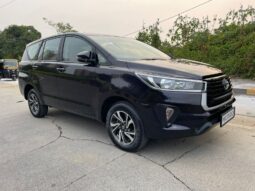 Toyota Innova Crysta 2.4 G 8STR full