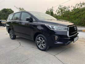 Toyota Innova Crysta 2.4 G 8STR