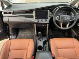 Toyota Innova Crysta 2.4 G 8STR full