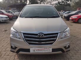 Toyota Innova 2.5 V 7STR