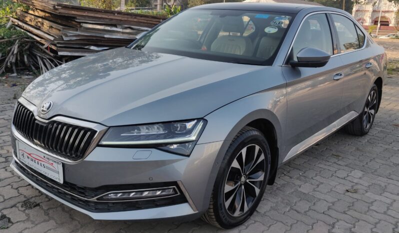 Skoda Superb 2.0 TSI full