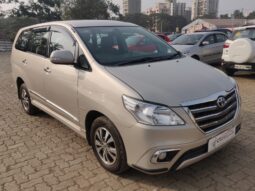 Toyota Innova 2.5 V 7STR full