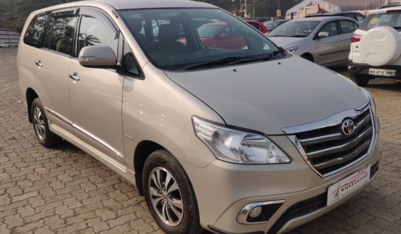 Toyota Innova 2.5 V 7STR full