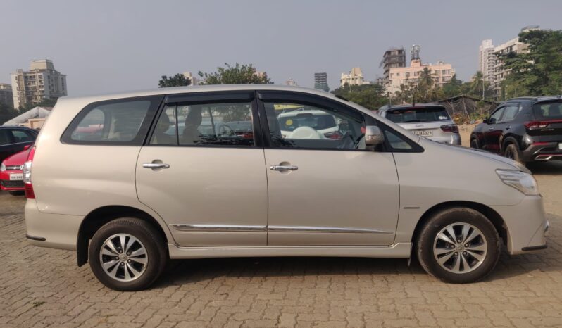 Toyota Innova 2.5 V 7STR full