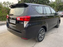 Toyota Innova Crysta 2.4 G 8STR full