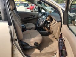 Toyota Innova 2.5 V 7STR full