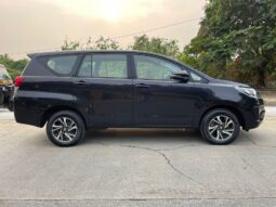 Toyota Innova Crysta 2.4 G 8STR full