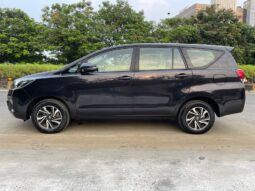 Toyota Innova Crysta 2.4 G 8STR full