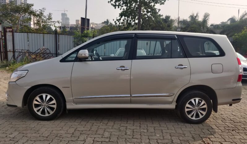 Toyota Innova 2.5 V 7STR full