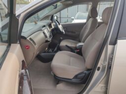 Toyota Innova 2.5 V 7STR full