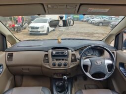 Toyota Innova 2.5 G full